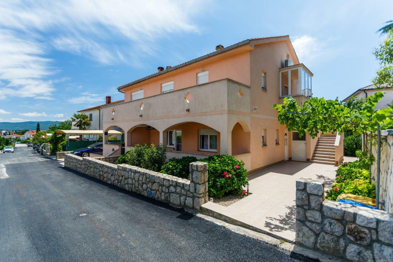 Holiday House Snjezana Krk Town Exterior photo