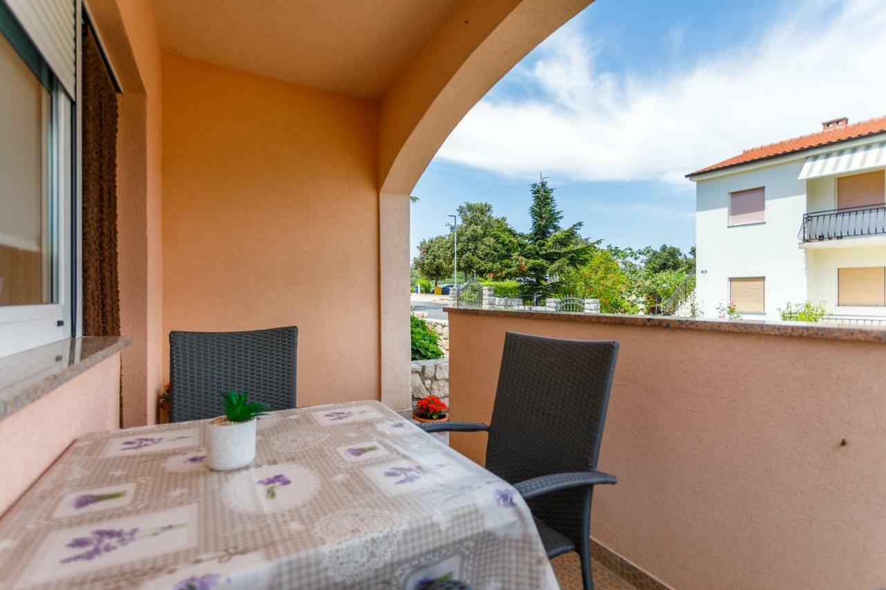 Holiday House Snjezana Krk Town Exterior photo