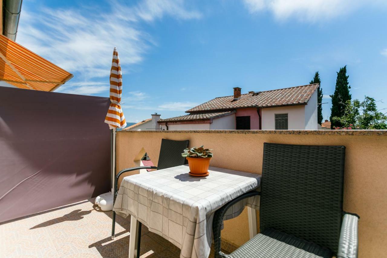 Holiday House Snjezana Krk Town Exterior photo